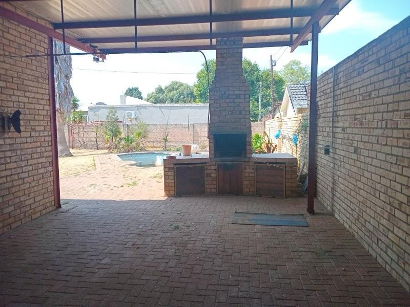 4 Bedroom Property for Sale in Bloemhof North West